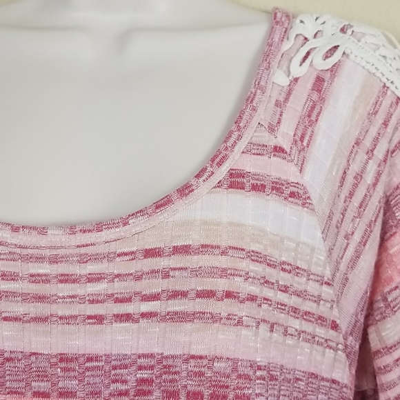 Absolutely Famous Top - Picture 3 of 5